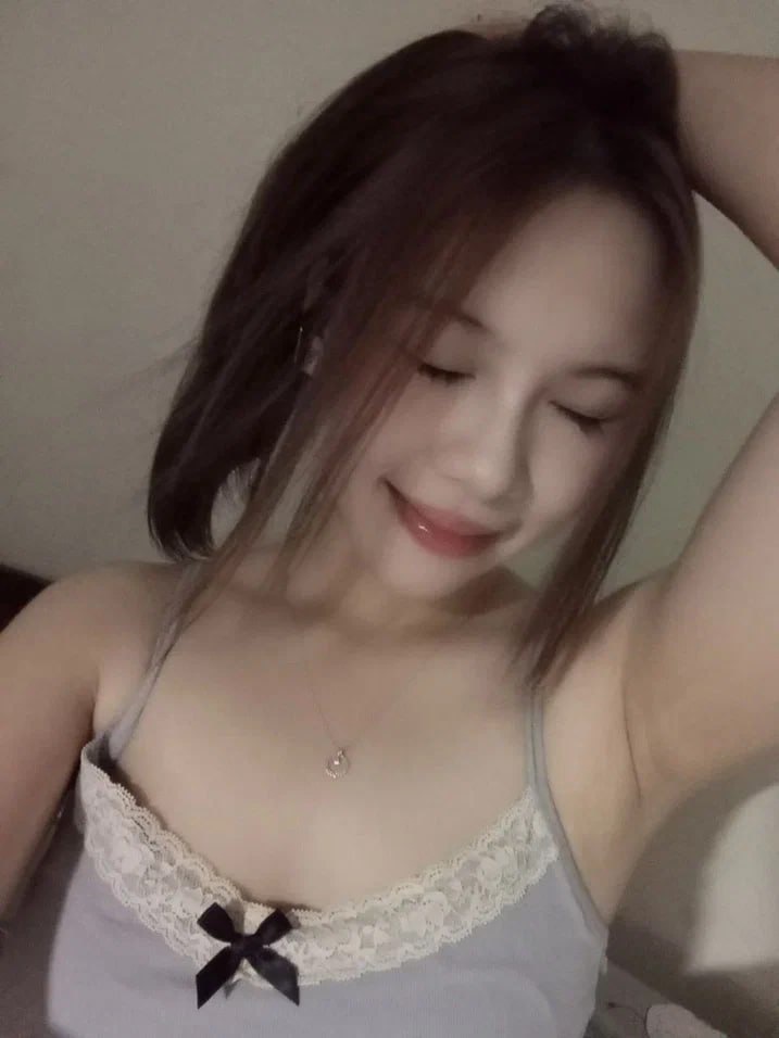 "Tôi đã nhìn thấy bạn trong nhóm bạn của anh trai tôi" Tôi đã rất ngạc nhiên khi gặp một người mà tôi nghĩ là người quen